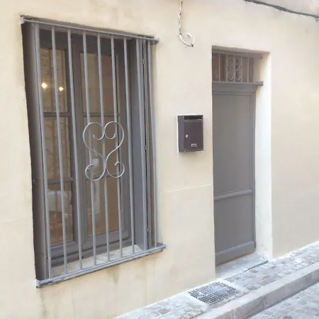 Daire Typique Et Cosy Climatise. Arles